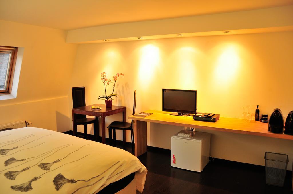Logies Zen Aan Zee Bed & Breakfast ออสเทนด์ ห้อง รูปภาพ